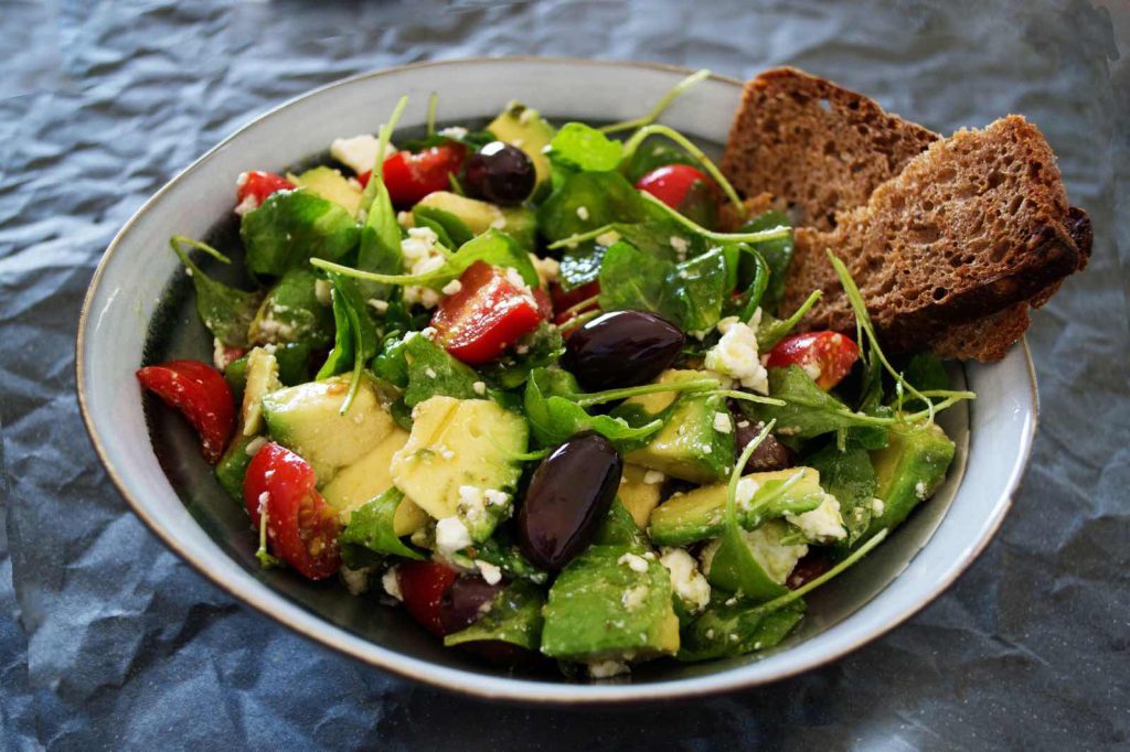 Gemischter Salat mit Oliven