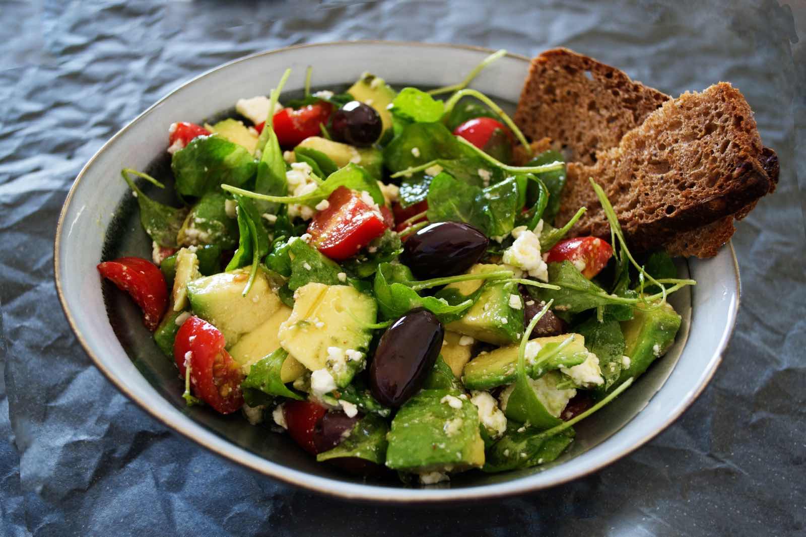 Frische Rezepte für Sommersalate