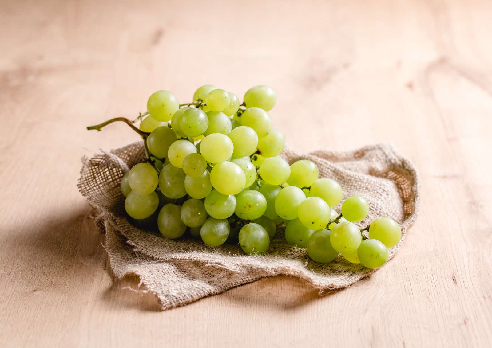 Weiße Bio Weintrauben