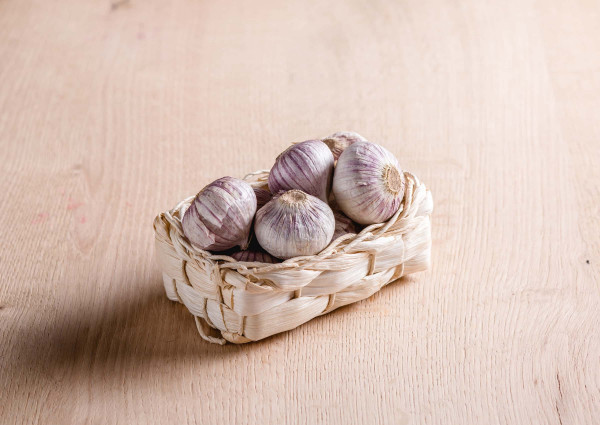 Knoblauch Knolle ganz online bestellen | vomfeld.at